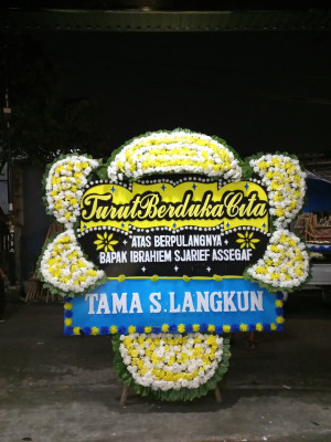 Papan Bunga Duka di Dundu